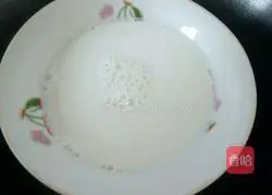 Illustration of how to make scallion rolls 1