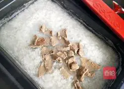 Illustration of how to make pork liver and spinach porridge 11