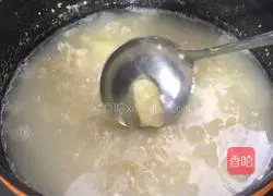 Illustration of how to make wolfberry and white fungus porridge 5