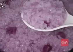 Illustration of how to make purple sweet potato porridge 6