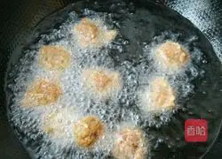 Illustration of how to make meatballs and potato rice bowl 11