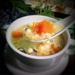 Papaya, barley, millet porridge