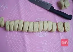 Illustration of how to make sweet potato rolls 6