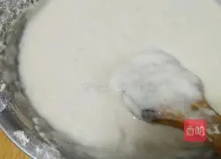 Illustration of how to make shredded chicken spring rolls 6