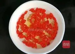 Illustration of how to make millet, white fungus and apple porridge 10