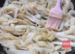 Illustration of home-baked rice noodles 7