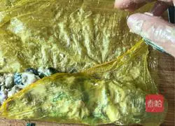 Illustration of how to make southern Fujian spring rolls 13