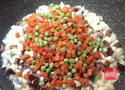 Sichuan - Sausage and Porcini Mushroom Braised Rice Recipe Illustration 8