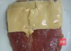 Illustration of how to make fried cheese chicken steak burger 4