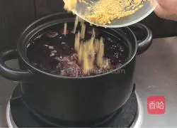 Illustration of how to make white fungus mixed rice porridge 8