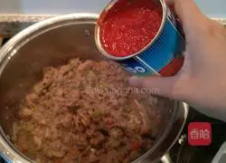 Illustration of authentic pasta sauce salsa bolonesa 12