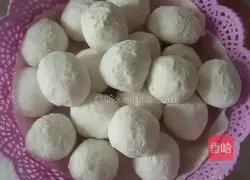 Illustration of making homemade black sesame yuanxiao 19