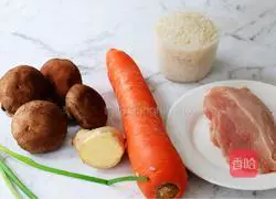 Illustration of how to make mushroom and shredded chicken porridge 1