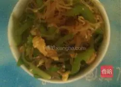 Illustration of how to make fried rice noodles with eggs 4