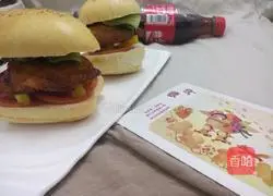Illustration of how to make Chinese burgers 10