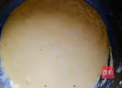 Illustration of how to make hot noodle corn cake 10