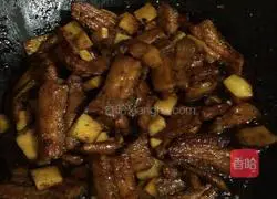 Illustration of how to make claypot rice 5