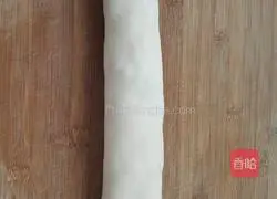 Illustration of how to make pork rolls with chives 7