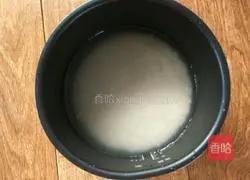 Illustration of how to make stewed rice with potatoes and beans 1