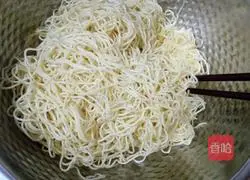 Illustration of Sichuan style cold noodles 3