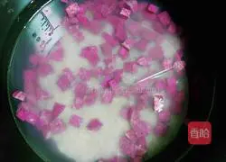 Purple sweet potato and quinoa rice porridge | Illustration of how to strengthen the spleen and stomach 4