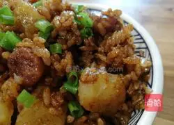 Illustration of how to make braised rice with preserved potatoes 4