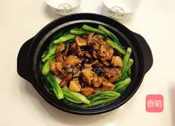 Illustration of how to make claypot rice with mushrooms and chicken 6