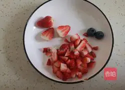 Strawberry Box Cake Recipe Illustration 14