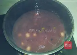 Illustration of how to make small Lantern Festival with red bean paste, fruit and vegetable juice 3