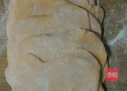 Illustration of how to make carrot flower rolls 4