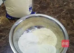 Illustration of how to make milk-flavored steamed buns 2