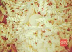 Illustration of how to make tomato pasta 5