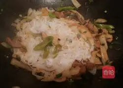 Illustration of how to make fried rice noodles 7