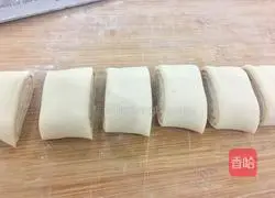 Illustration of how to make bean paste rolls 16