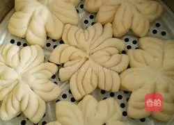 Illustration of how to make chrysanthemum rolls 11