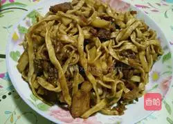 Illustration of how to make pickled cabbage braised noodles 10