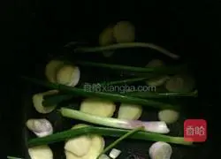 Illustration of how to make rice cooker salt-baked chicken wings 2