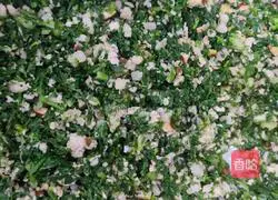 Illustration of how to make shepherd's purse spring rolls 5