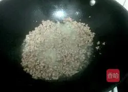 Illustration of how to make cold noodles with red pepper and minced meat 3