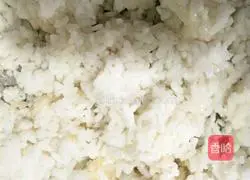 Illustration of how to make tuna fish and cheese baked rice 4