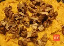 Illustration of how to make red date and walnut hair cake 3