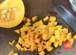 Illustration of how to make pumpkin hair cake 1