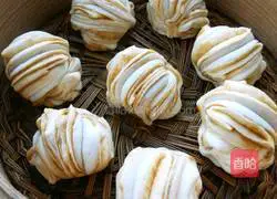 Illustration of how to make sesame rolls 15