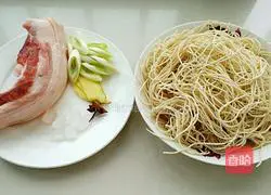 Illustration of braised pork and beans braised noodles 2