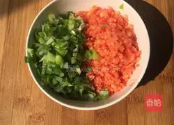 Illustration of how to make two-color flower rolls 2