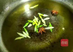 Illustration of making braised beans and noodles 5