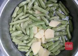 The recipe of the lazy man’s braised noodles with shredded pork and beans Illustration of how to do it 1