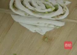 Sesame and green onion flowers Illustration of rolling method 5