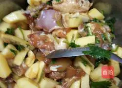 Illustration of how to make rice cooker with potato and chicken stew 1