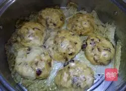 Illustration of how to make yellow rice wotou 6